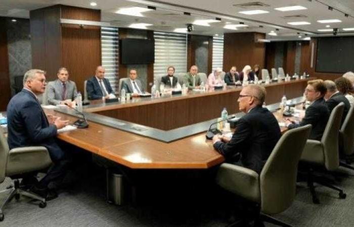 وزير البترول يبحث مع وفد مؤسسة تمويل التنمية الأمريكية (DFC) فرص التعاون