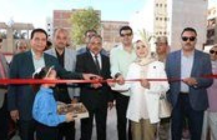 محافظ الشرقية يفتتح مدرسة النصر الابتدائية رقم 3 بمدينة القنايات ويُشارك التلاميذ طابور الصباح وتحية العلم