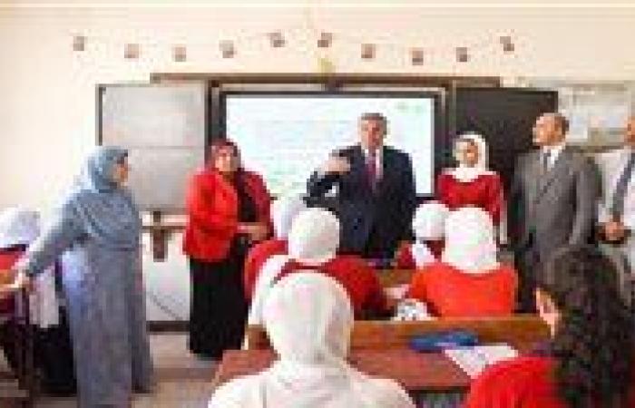 الطالبات يشرحن لزملائهن.. أول تطبيق للتعليم التبادلي بمدارس الإسكندرية