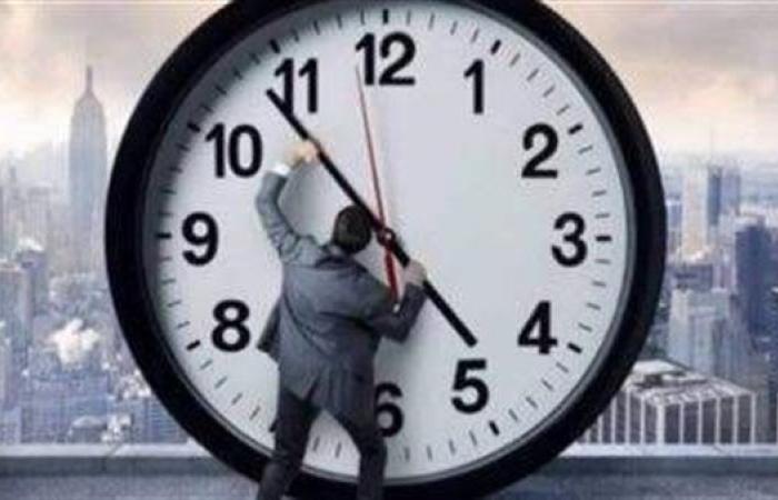 هتقفل 10 مساء.. موعد تطبيق التوقيت الشتوى لغلق المحال والمقاهى