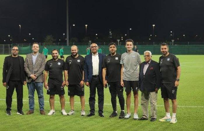 القنصل المصري في جدة يحضر مران بيراميدز قبل لقاء أهلي جدة بكأس الإنتركونتيننتال