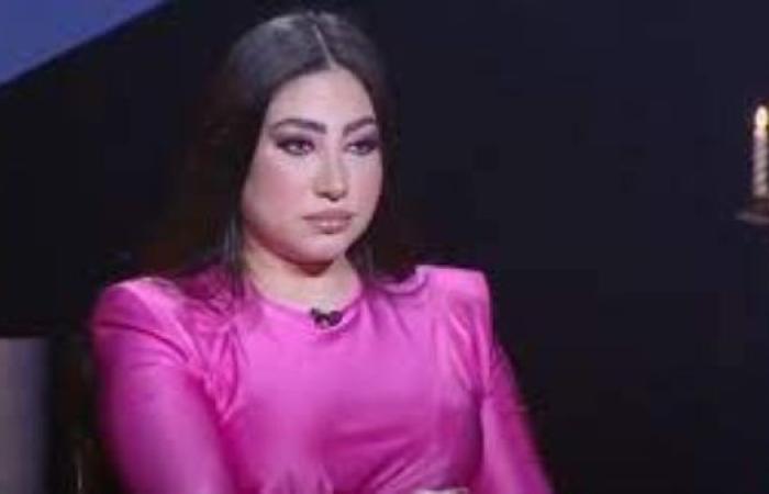 أمن المطار يمنع المطربة بوسي من السفر بسبب أحكام ضدها