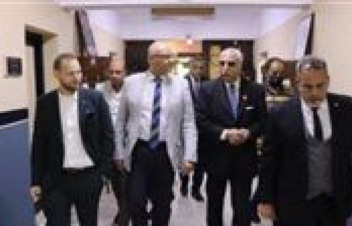 محافظ القليوبية يتفقد مدرسة إيجيبت جولد بالعبور: نموذج رائد للتعليم المزدوج