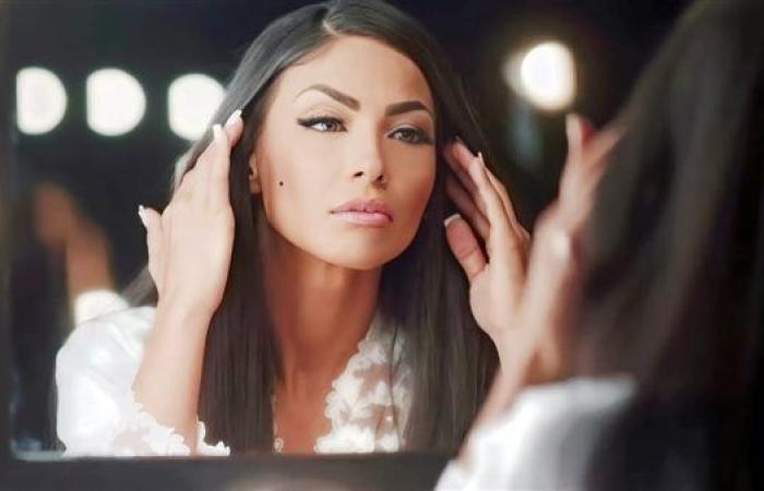 دوللي شاهين تنتهي من تسجيل أغنيتها الجديدة "ترند"