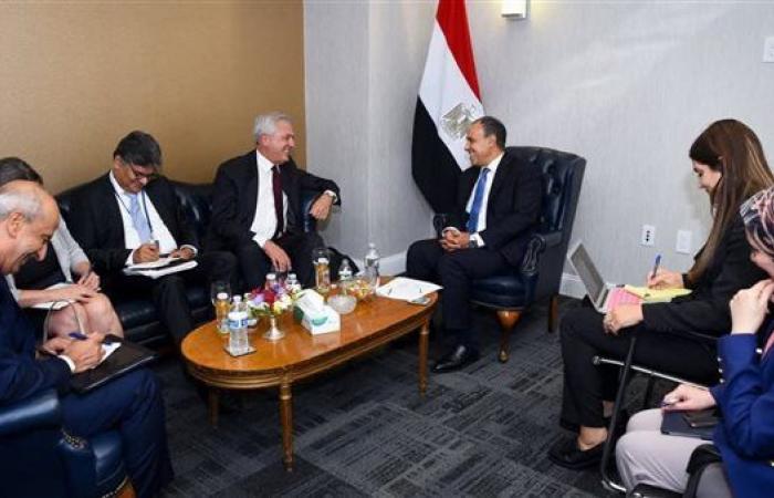 وزير الخارجية يلتقي المُفوض السامي للأمم المتحدة لشؤون اللاجئين