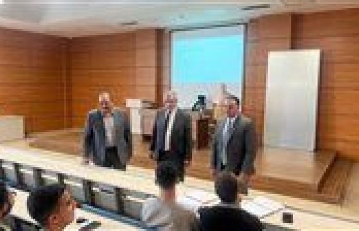 رئيس جامعة بنها الأهلية يتفقد انتظام الدراسة بالكليات