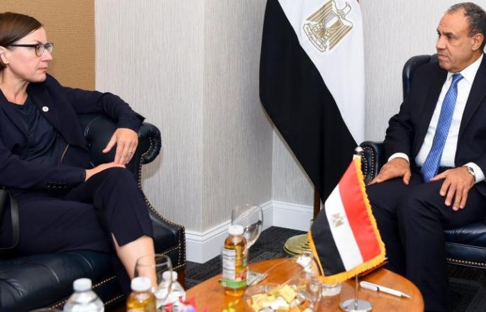 وزير الخارجية يلتقى مع رئيسة اللجنة الدولية للصليب الأحمر