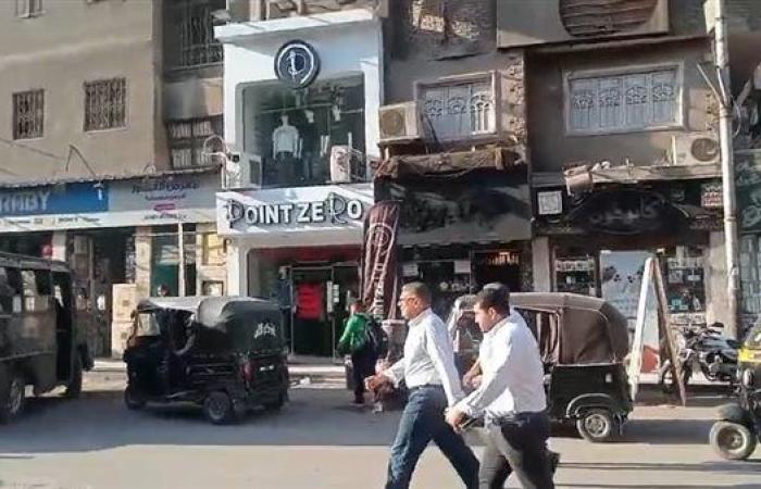 محافظ الجيزة يقرر إيقاف المقصرين بأحياء بولاق الدكرور والدقي عن العمل وإحالتهم للتحقيق