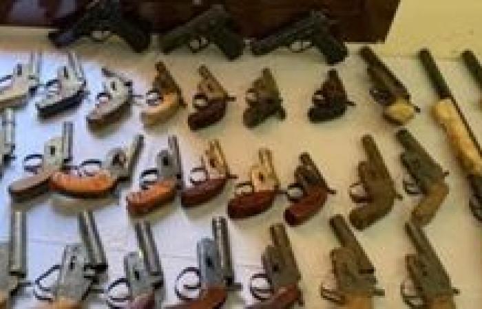 ضبط 194 قطعة سلاح نارى وتنفيذ 860 حكماً قضائياً متنوعاً