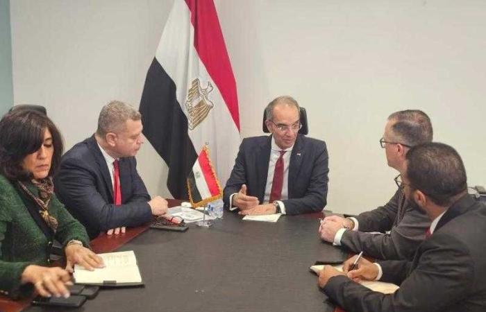 وزير الاتصالات يبحث مع مسؤولى كبرى الشركات الأمريكية التوسع في استثماراتها في مجال التعهيد في مصر والتعاون