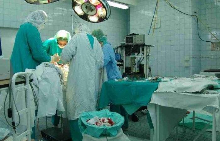 مسمار يخرق جمجمة طفل والجراحة تنقذ حياته بمستشفى دمياط العام