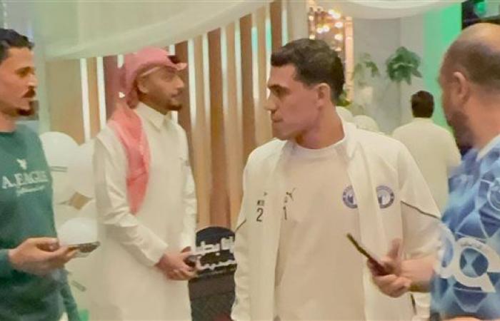 فريق نادي بيراميدز يغادر مقر فندق الإقامة متوجهة ...