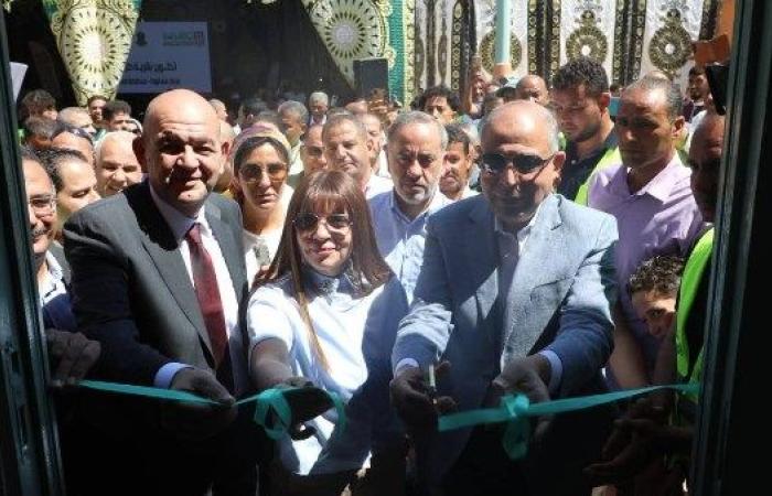محافظ المنيا يسلم 45 منزلاً مُعاد تأهيلها للأسر الأولى بالرعاية بقرية طرفا بسمالوط