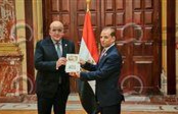 إبراهيم عيسى يتسلم كارنية عضوية مجلس الشيوخ 2025..صور