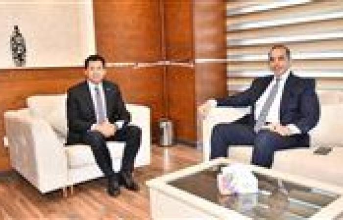  فوزي يبحث مع وزير الشباب والرياضة مبادرات مشتركة لتوعية وتأهيل النشء والشباب