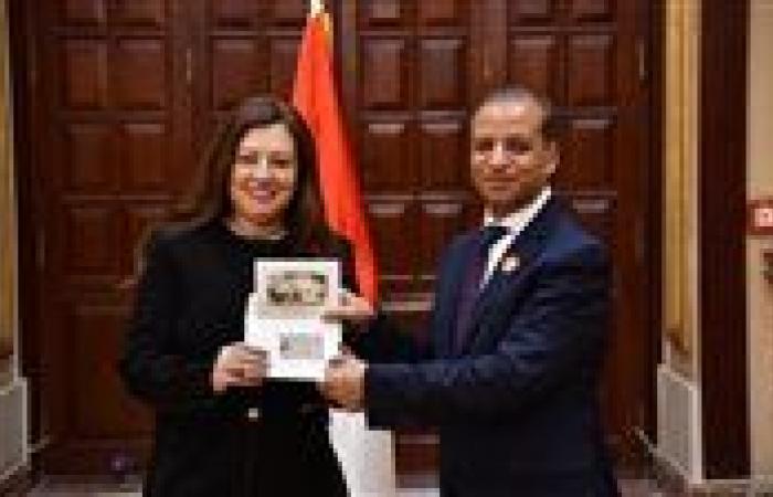 النائبة سوزى سمير لـ تحيا مصر عقب استلام كارنيه عضوية الشيوخ 2025: سأعمل على تشريعات لـ«حماية المُطلقات» وهنواجه«الرجعيين»