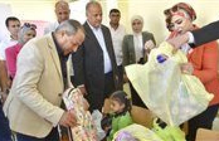محافظ بورسعيد يدرس إمكانية فتح فصل تجريبي وثانوي بمدرسة أرض الفيروز ببورسعيد