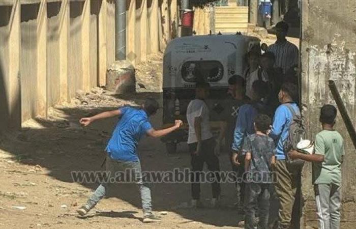 طلاب يعتدون على نوافذ مدرستهم بقرية تطون بالفيوم.. والأهالي يطالبون بالتحقيق