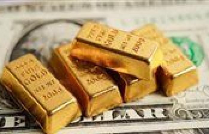 أسعار الذهب تهبط من قمة تاريخية بفعل عمليات جني أرباح