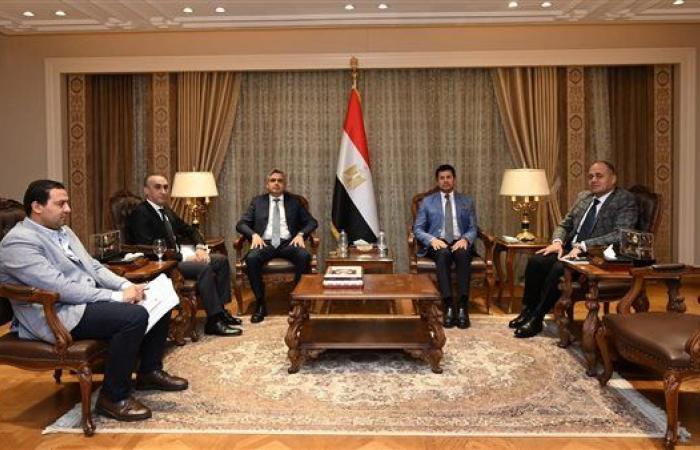 وزير الرياضة يبحث مع رئيس اتحاد الفروسية استضافة الفعاليات الدولية وبرامج التطوير