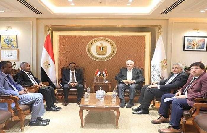 وزير التعليم العالي يلتقي نظيره السوداني لبحث سبل تعزيز التعاون المشترك