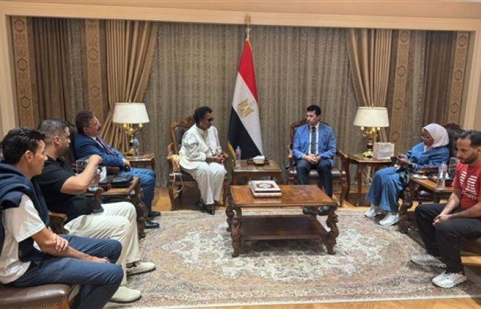 وزير الشباب يبحث التعاون المشترك مع شقيقة أمير الكويت بمجال الرياضة النسائية