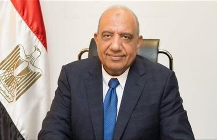 بث مباشر.. وزير الكهرباء يشهد تحريك وعاء الضغط الخاص بمفاعل الضبعة