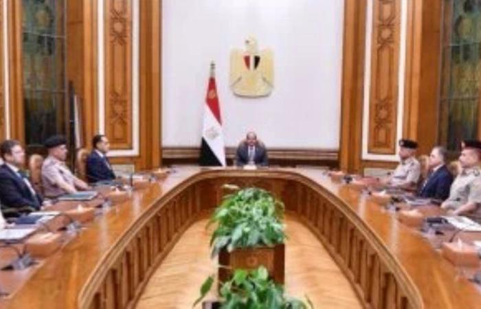فيديو تفاصيل اجتماع الرئيس السيسى بمدبولى ووزيرى الدفاع والداخلية وقادة الأجهزة