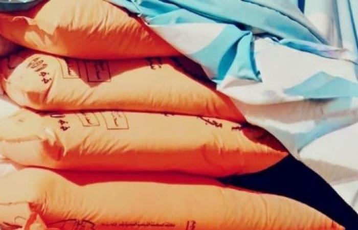 حملة تموينية مكبرة بأبو حمص تضبط آلاف العبوات الفاسدة وأطنان أسمدة محظورة