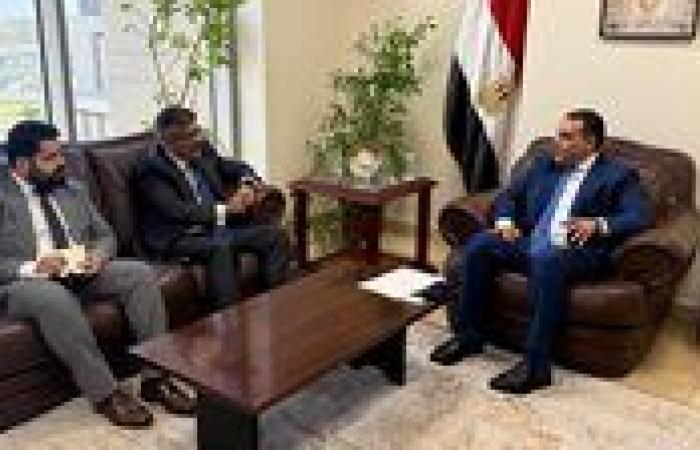 التمثيل التجاري المصري يبحث مع سفير باكستان فرص تعزيز التجارة وجذب الاستثمار بين البلدين