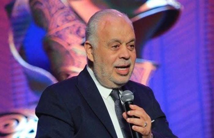 أشرف زكي يترك منصبه في نقابة المهن التمثيلية