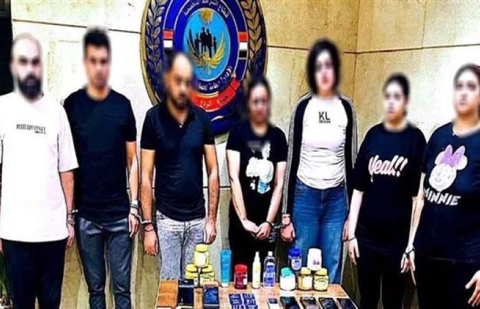 عاجل.. ضبط شاب ينتحل صفة أنثى داخل نادٍ صحي لممارسة الأعمال المنافية للآداب