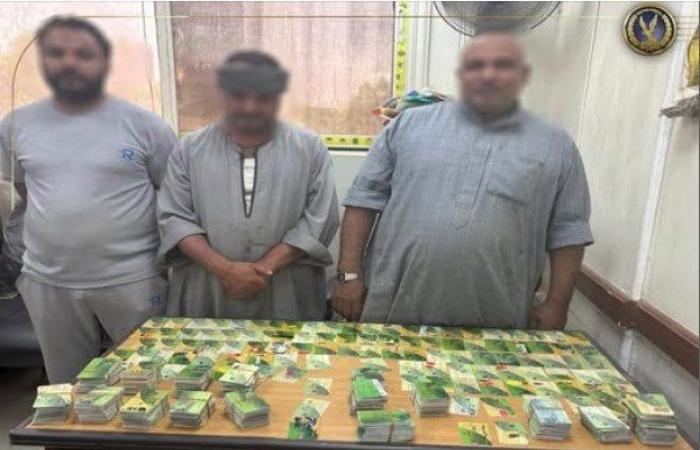 ضبط 909 بطاقة تموينية مع أصحاب المخابز ببني سويف