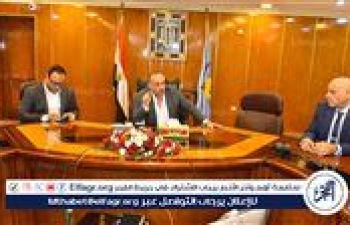 محافظ أسيوط يعقد اجتماعا مع عددا من الشباب لبحث آليات تطوير جودة الخبز بالمحافظة