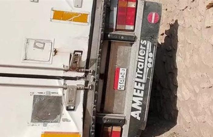 نجاة سائق من انقلاب سيارة نقل ثقيل على الطريق الإقليمي بالمنوفية