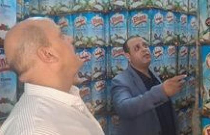 تموين شرق الإسكندرية تضبط ثلاجة حفظ مواد غذائية غير مرخصة بها جبن فاسد