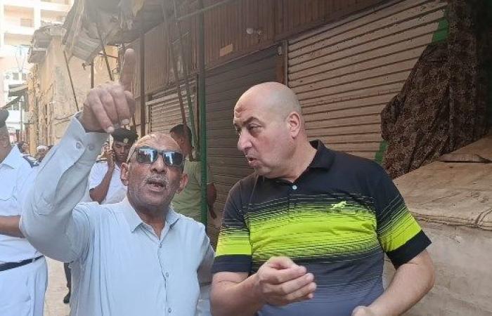 السكرتير العام ببورسعيد يكلف رئيس حي العرب بحصر التلفيات بحريق شارع الحميدي