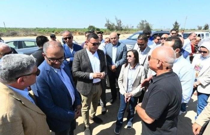 وزير الإسكان ومحافظ البحيرة يتفقدان مشروع ازدواج خط مياه وادي النطرون