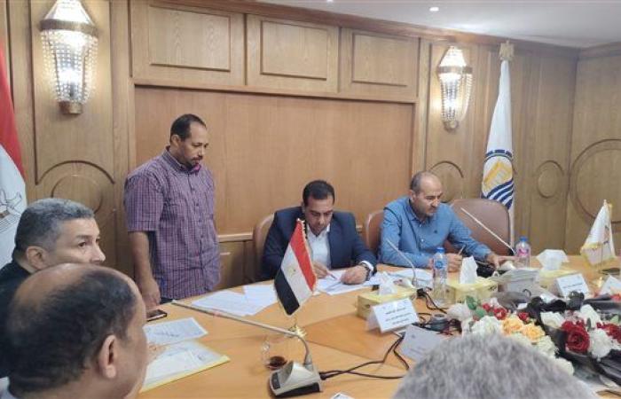 نائب محافظ قنا يتابع ملف تقنين أراضي أملاك الدولة ومواجهة التعديات