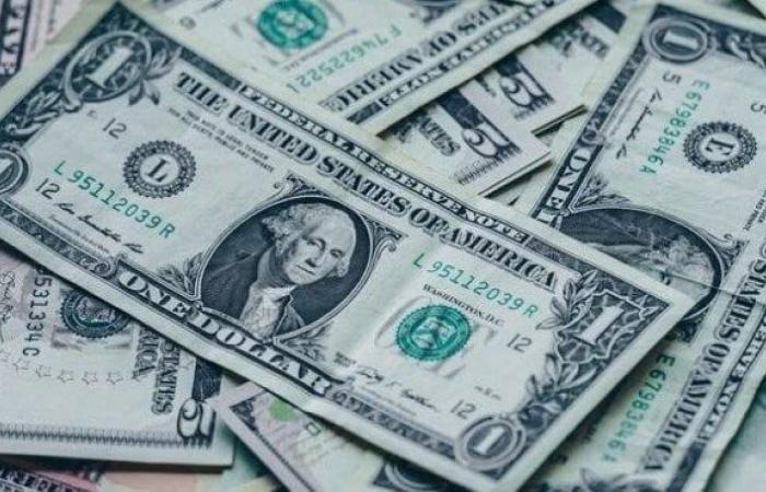 بـ 48.18 جنيه في بنك مصر.. سعر الدولار الآن وفقًا لآخر تحديث