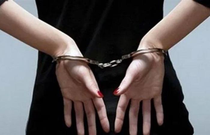 أوهمتهم بالسفر للخارج.. تجديد حبس المتهمة بالنصب على المواطنين في الأميرية