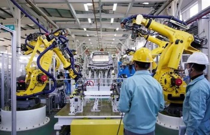 عوائد الشركات الصناعية الكبرى في الصين تعود إلى النمو خلال الأشهر الثمانية الأولى من 2025