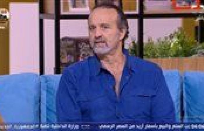 أزمة صحية تُدخل منير مكرم المستشفى.. وأيمن عزب يكشف التفاصيل ويطمئن جمهوره