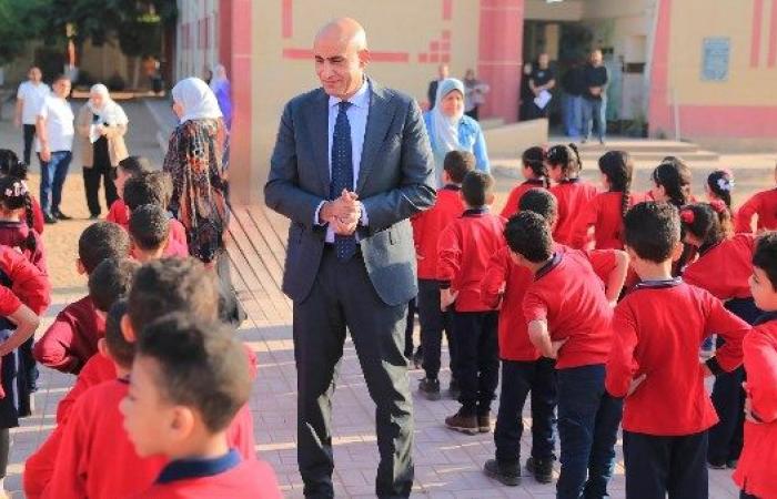وزير التربية والتعليم  يتفقد مدارس الغربية لمتابعة الدراسة وتسليم الكتب الدراسية