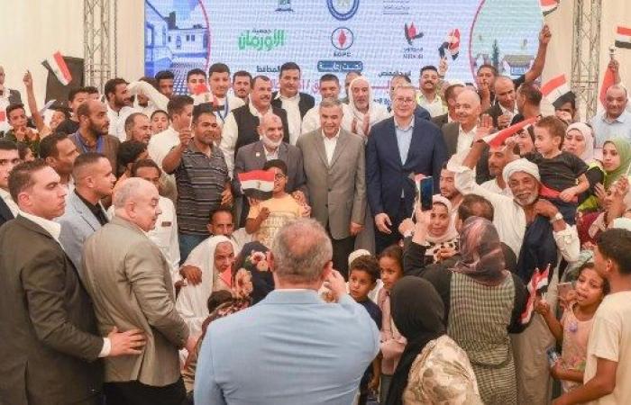وزير البترول  و محافظ الإسكندرية يفتتحان مشروع تطوير قري منطقة الكنج مريوط