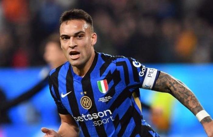 مارتينيز يحطم رقم ماتزولا ويعانق أساطير إنتر ميلان في الدوري الإيطالي