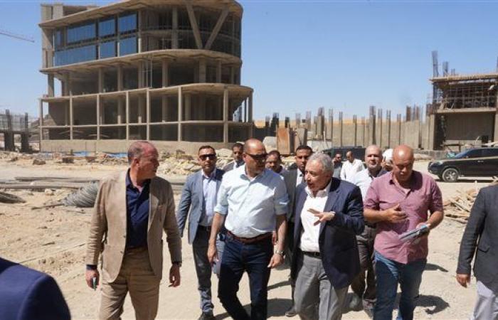 وزير العمل يقود حملة تفتيشية بالعاصمة الإدارية للتأكد من الالتزام بمعايير السلامة المهنية