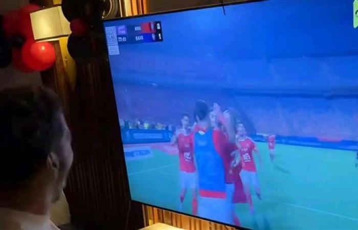 احتفال هستيري من إمام عاشور بعد تسجيل تريزيجية الهدف الثاني للأهلي أمام الزمالك.. فيديو