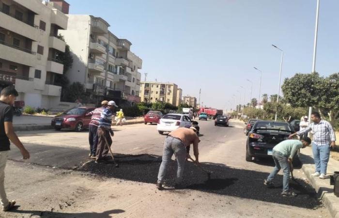 رئيس جهاز العاشر من رمضان يتابع أعمال تطوير ورفع كفاءة الطرق بالمناطق الاستراتيجية