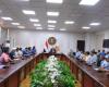 وزير العمل يُسلم عقود لشباب للعمل في دولة الإمارات والبوسنة والهرسك